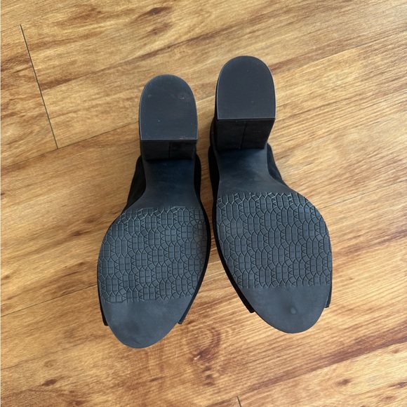BP. Black Suede heels, size 8 1/2 - Picture 2 of 6
